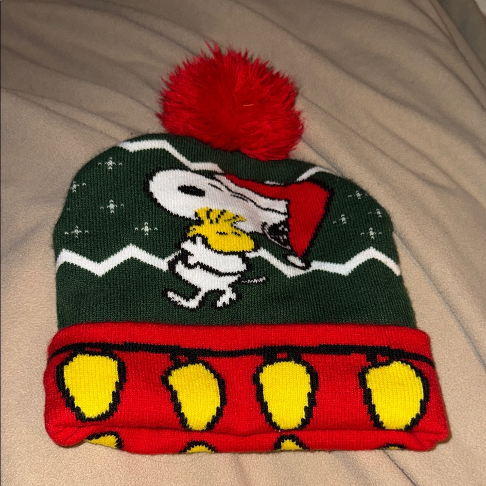 Peanuts Snoopy Holiday Knit Beanie Hat w/ Pom Pom One Size like a new